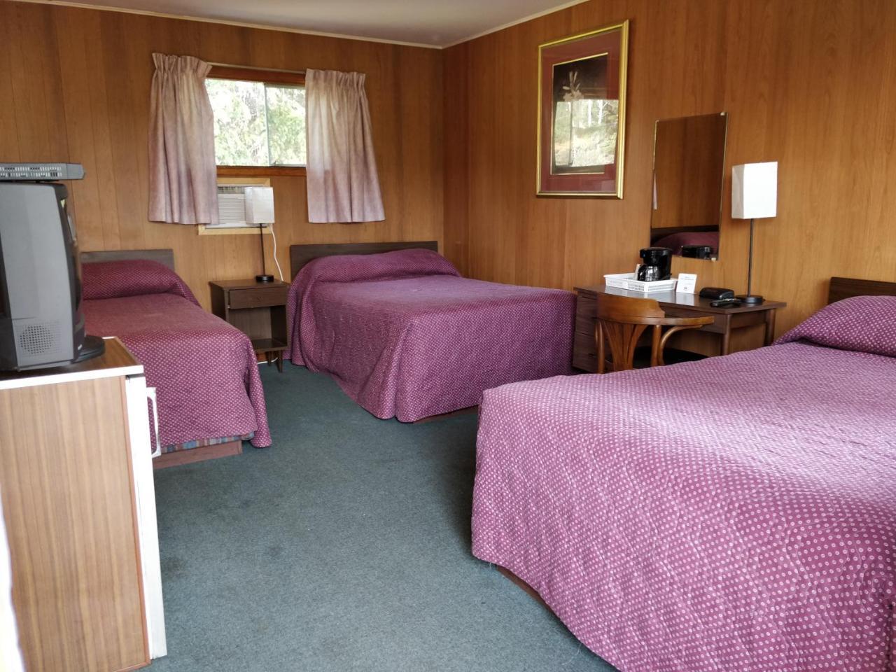 Telstar Motel Kakabeka Falls ภายนอก รูปภาพ
