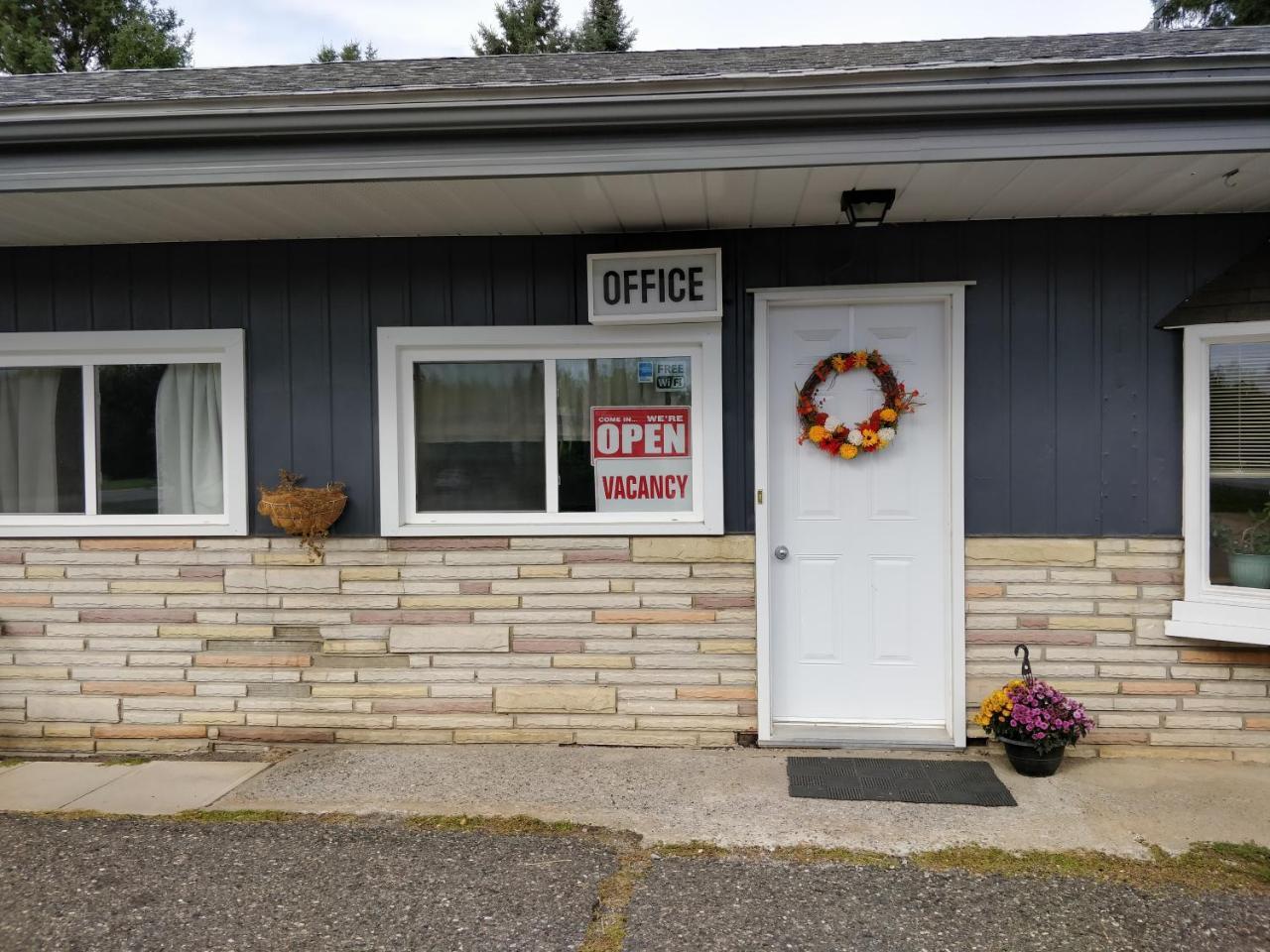 Telstar Motel Kakabeka Falls ภายนอก รูปภาพ